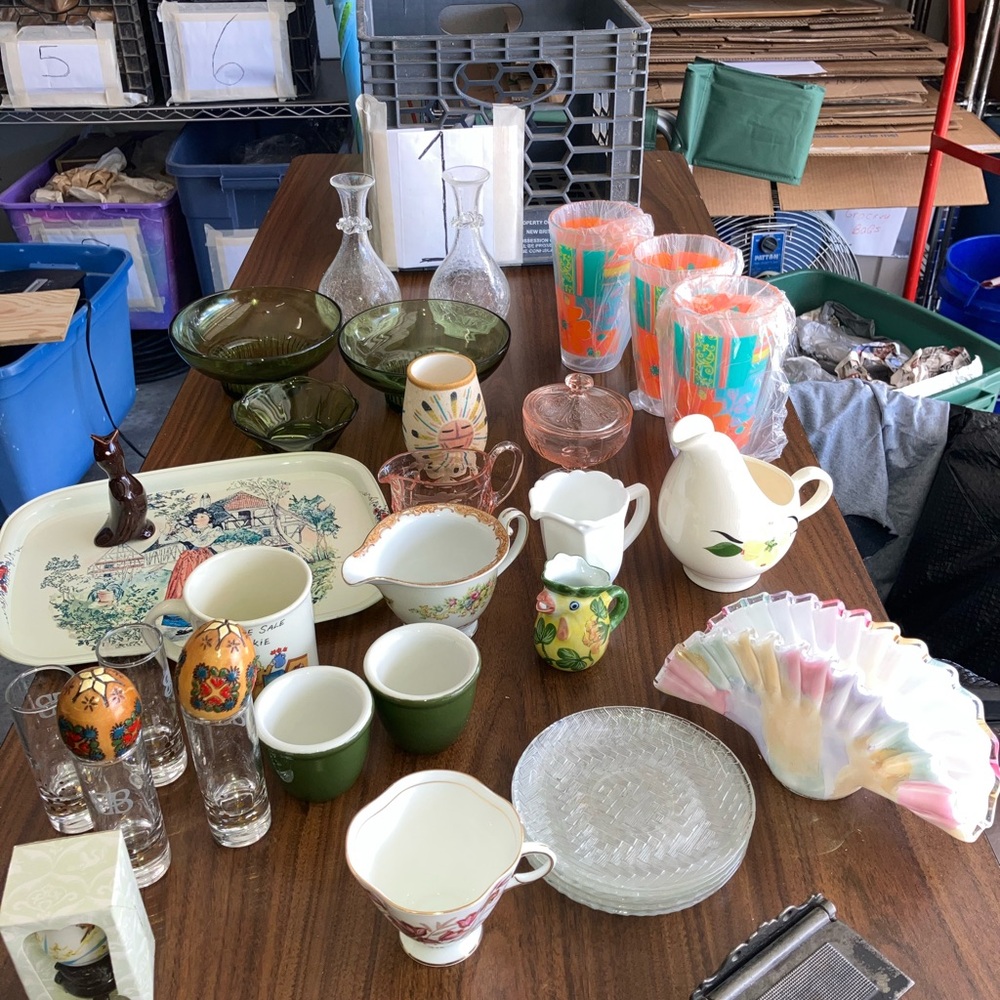 LIVE  EST FLIER  -Vintage Glassware and Ceramic Closet Collection